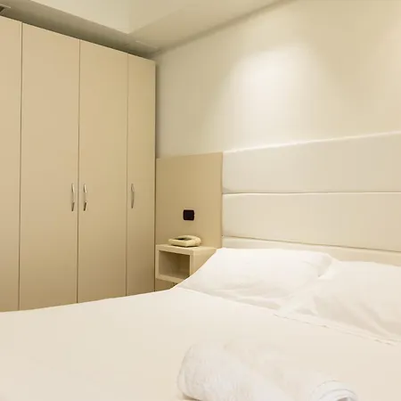 Twins Hotel 3*