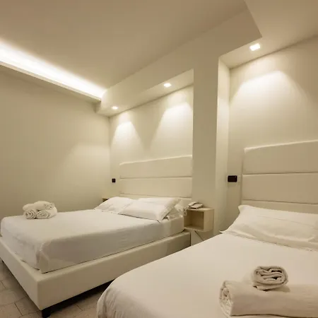 Twins Hotel 3*